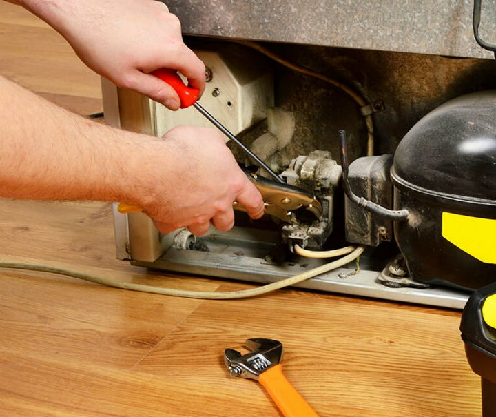 ремонт детали холодильника